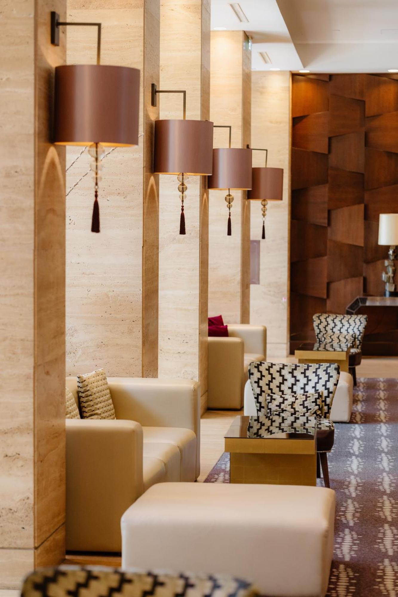 Metropol Palace, Hotel 5*