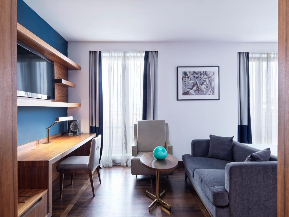 Metropol Palace, Хотел 5*
